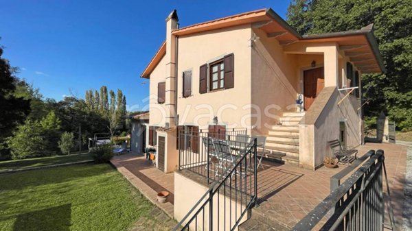 casa indipendente in vendita a Sarteano