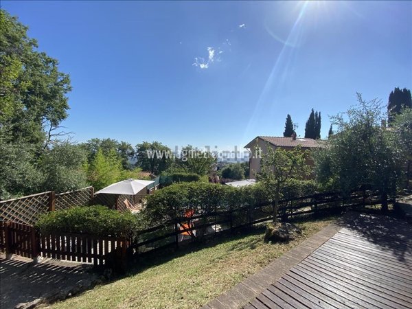 casa indipendente in vendita a Sarteano