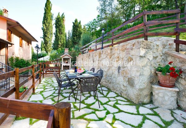 casa indipendente in vendita a Sarteano
