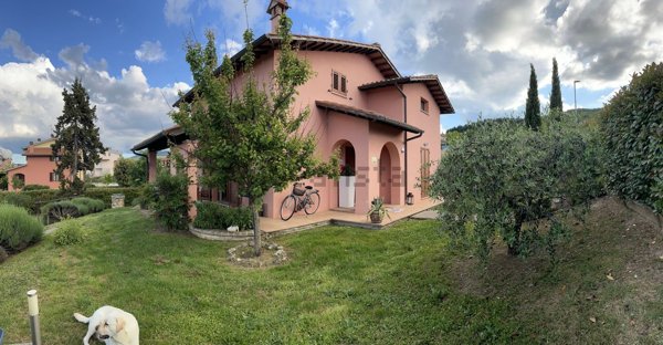 casa indipendente in vendita a Sarteano