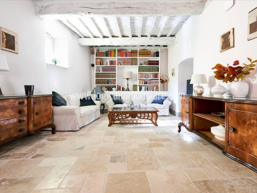 casa indipendente in vendita a Sarteano