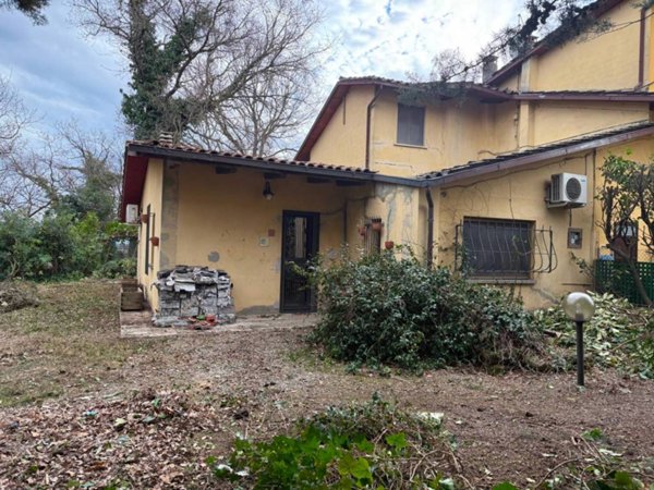 casa indipendente in vendita a Sarteano