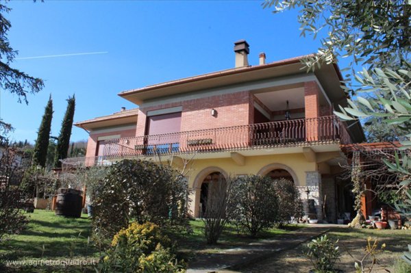 casa indipendente in vendita a Sarteano