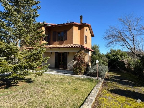 casa indipendente in vendita a Sarteano