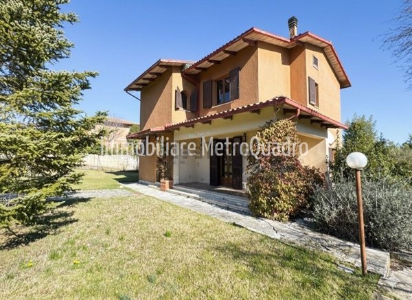 casa indipendente in vendita a Sarteano