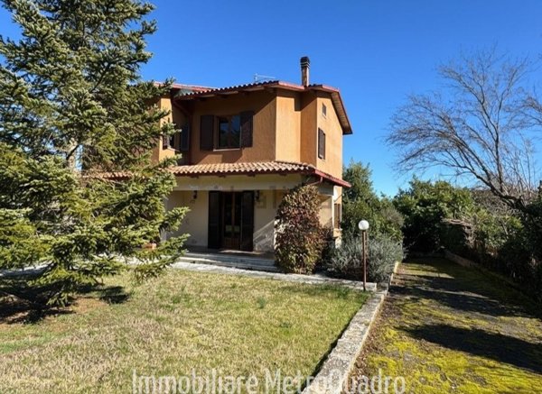 casa indipendente in vendita a Sarteano