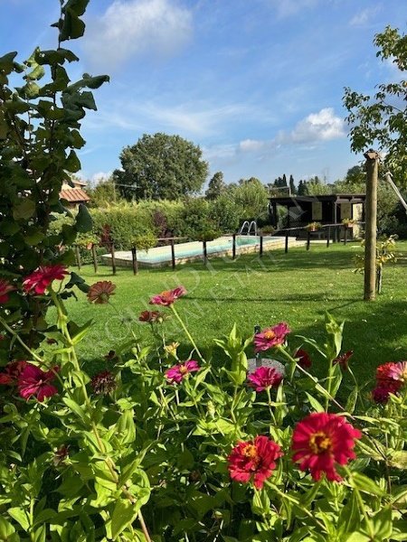 casa indipendente in vendita a Sarteano