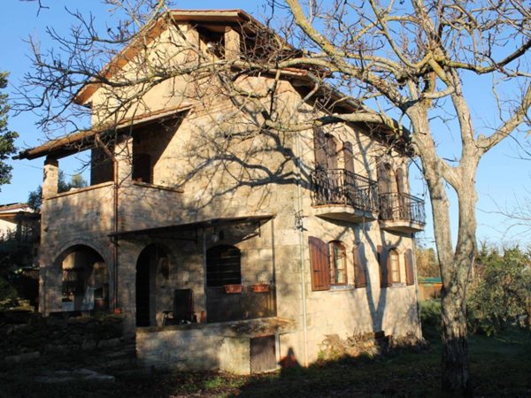 casa indipendente in vendita a Sarteano
