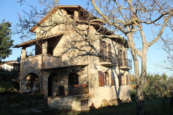 casale in vendita a Sarteano