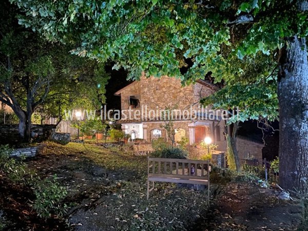 casale in vendita a Sarteano