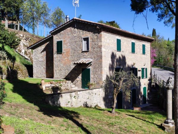 casa indipendente in vendita a Sarteano