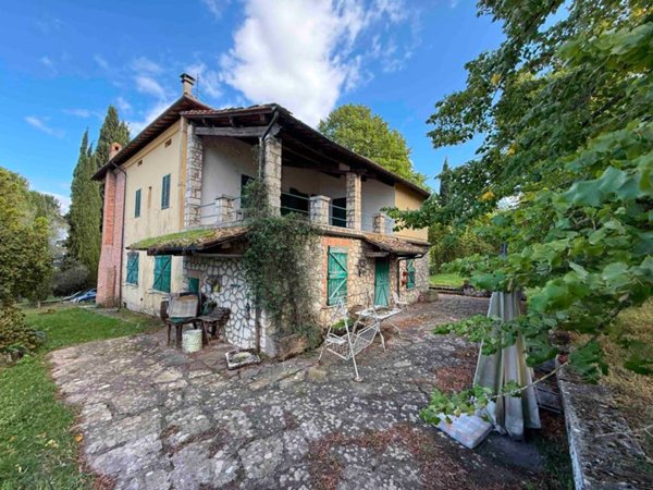 casa indipendente in vendita a Sarteano