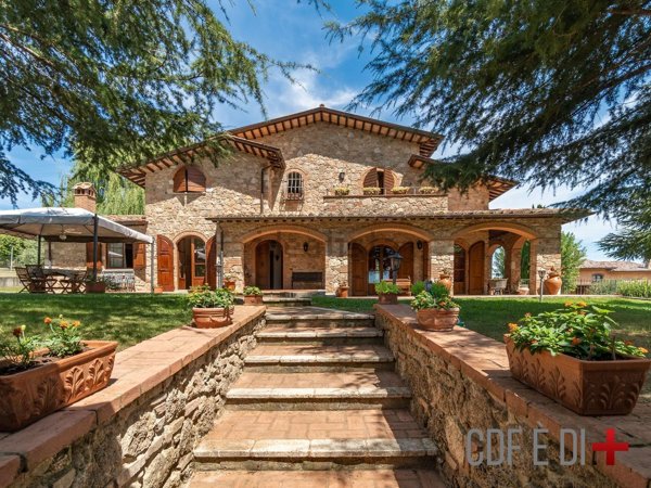 casa indipendente in vendita a Sarteano