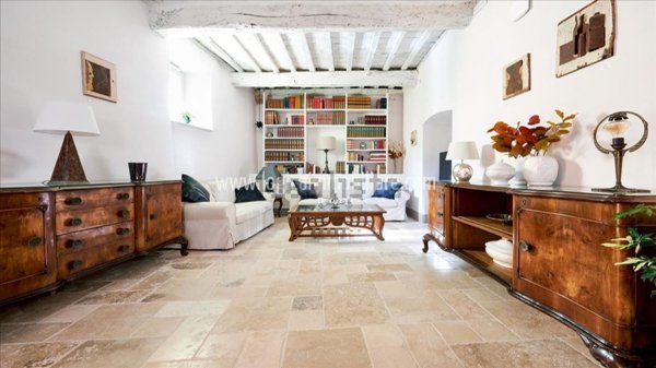 casa indipendente in vendita a Sarteano