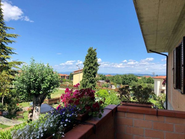 casa indipendente in vendita a Sarteano