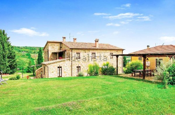 casale in vendita a Sarteano