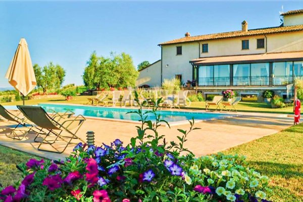 casa indipendente in vendita a Sarteano