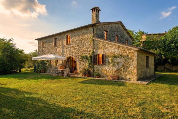 casale in vendita a Sarteano