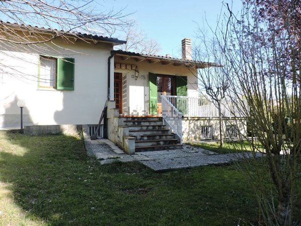 casa indipendente in vendita a Sarteano