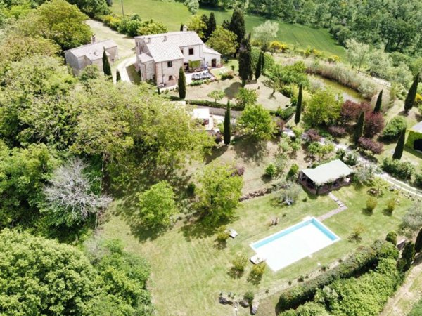 casa indipendente in vendita a Sarteano in zona Castiglioncello del Trinoro