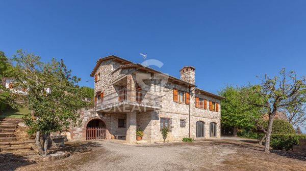 casa indipendente in vendita a Sarteano