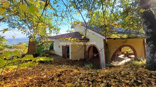 casa indipendente in vendita a Sarteano