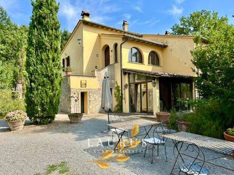 casale in vendita a Sarteano