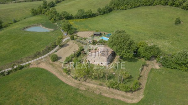 casale in vendita a Sarteano