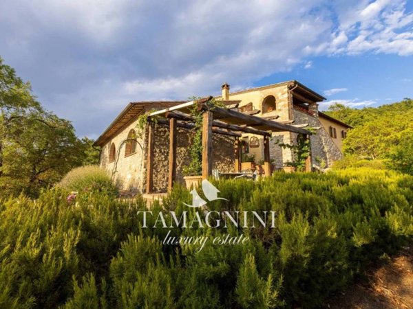 casa indipendente in vendita a Sarteano