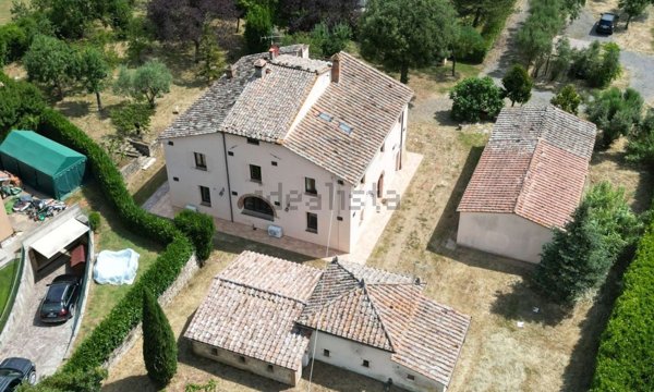 casa indipendente in vendita a Sarteano