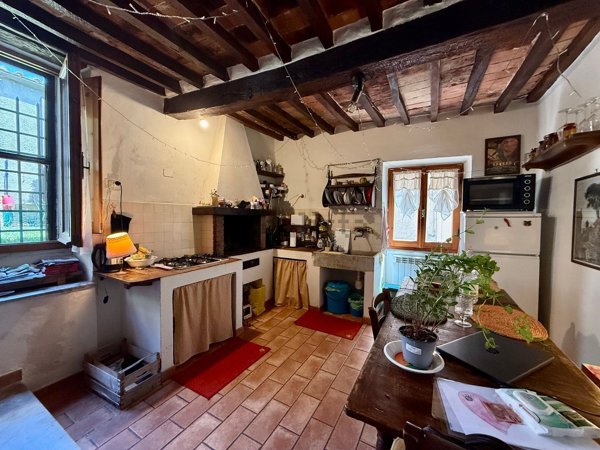 casa indipendente in vendita a Sarteano