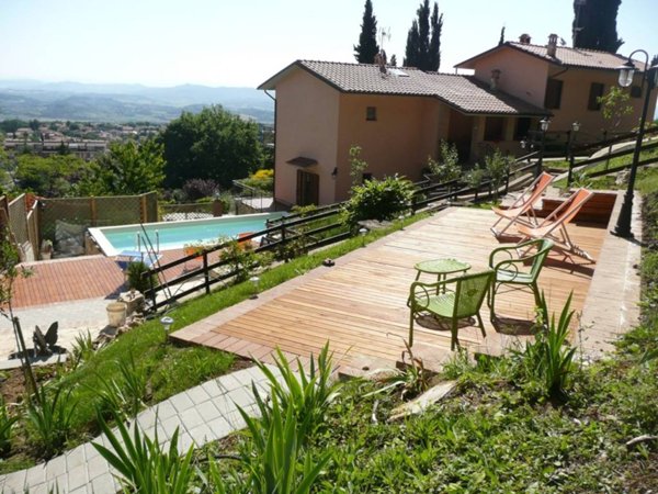 casa indipendente in vendita a Sarteano