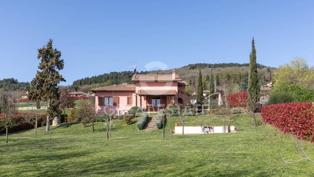 casa indipendente in vendita a Sarteano