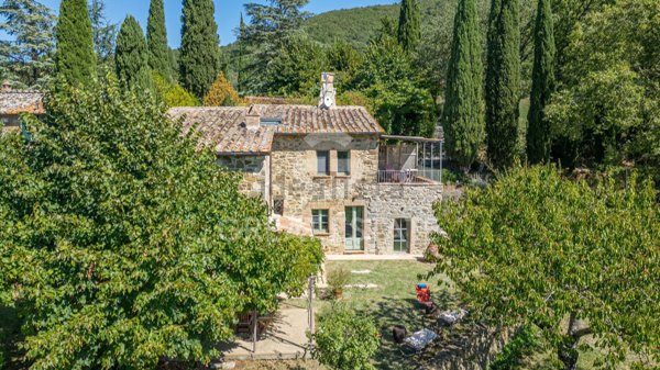 casale in vendita a Sarteano in zona Castiglioncello del Trinoro