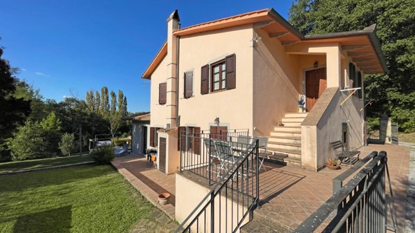 casa indipendente in vendita a Sarteano