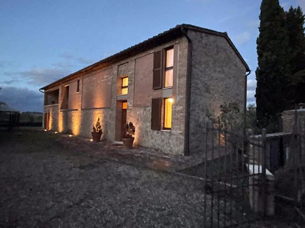 casa indipendente in vendita a Siena in zona Isola d'Arbia