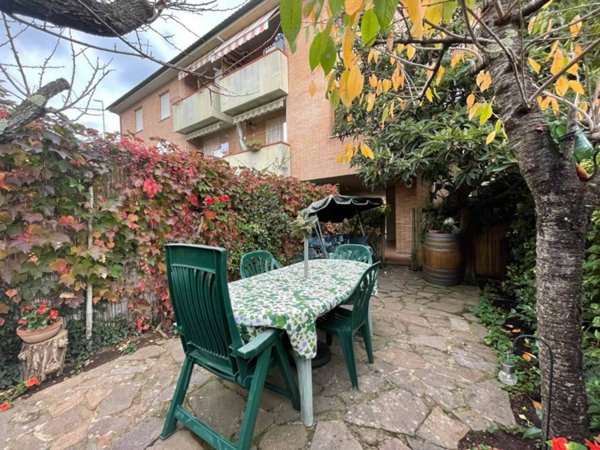 appartamento in vendita a Siena in zona Montalbuccio