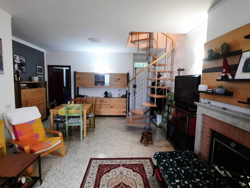 casa indipendente in vendita a Siena in zona Montalbuccio