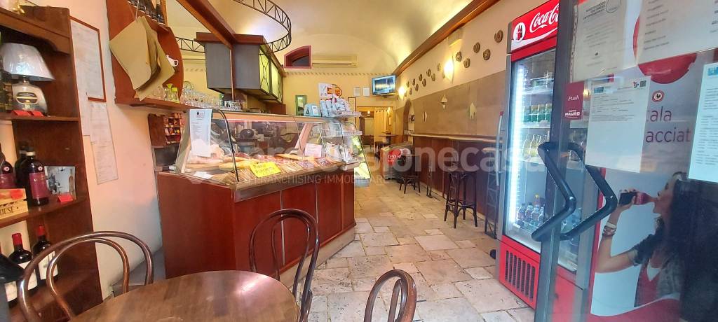 negozio in vendita a Siena in zona Centro Città