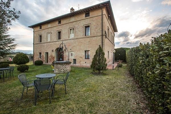 casa indipendente in vendita a Siena