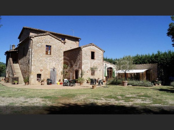 casa indipendente in vendita a Siena in zona Costafabbri