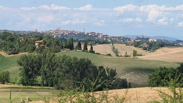 casa indipendente in vendita a Siena