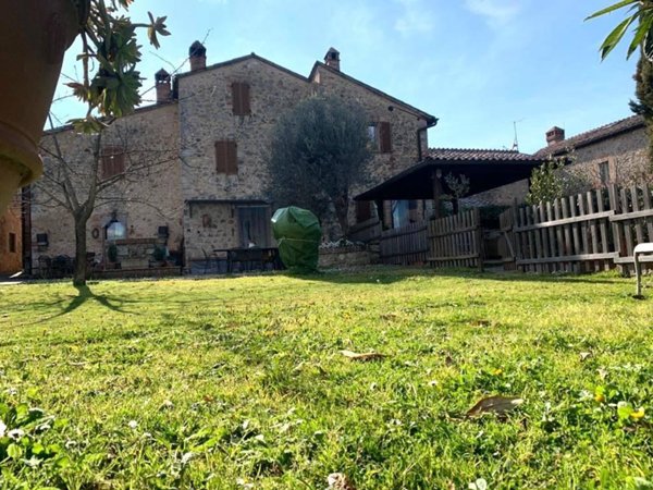 casa indipendente in vendita a Siena in zona San'Andrea a Montecchio