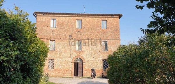 casale in vendita a Siena in zona San Rocco a Pilli