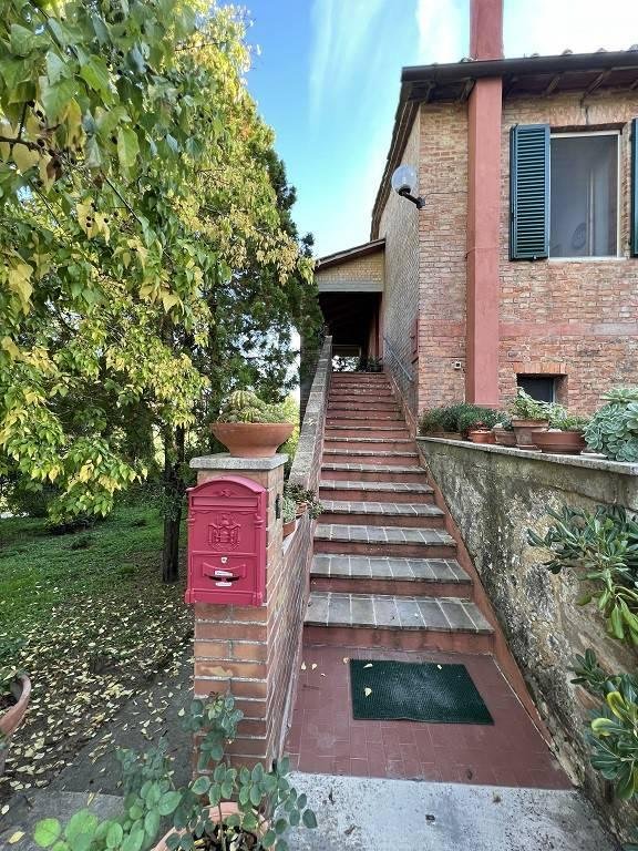 casa indipendente in vendita a Siena in zona Taverne d'Arbia