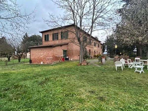 casa indipendente in vendita a Siena