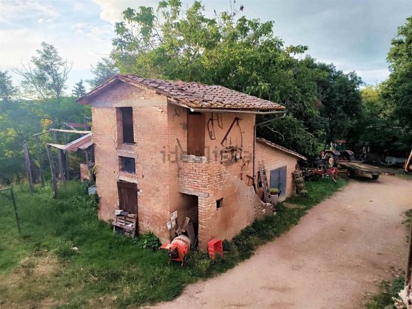 casa indipendente in vendita a Siena