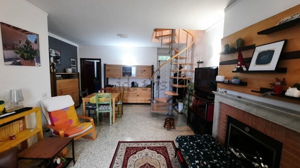 casa indipendente in vendita a Siena