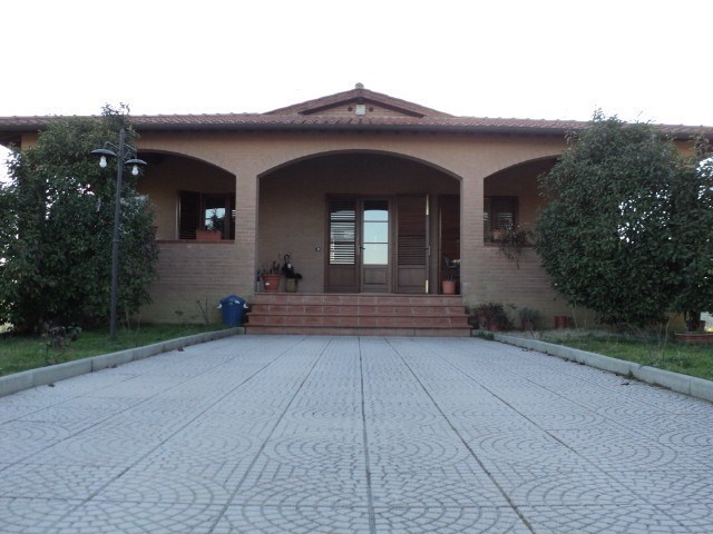 casa indipendente in vendita a Siena
