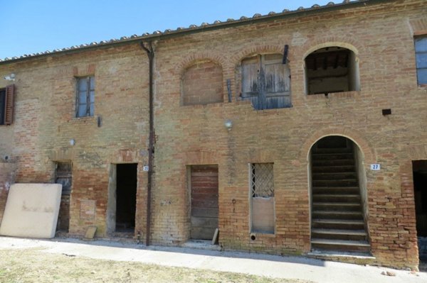 casa indipendente in vendita a Siena